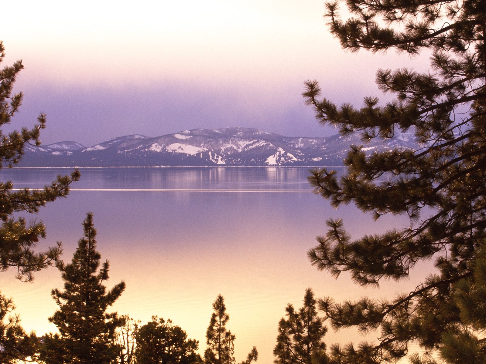 Lake_Tahoe_at_Twilight_Nevada.jpg