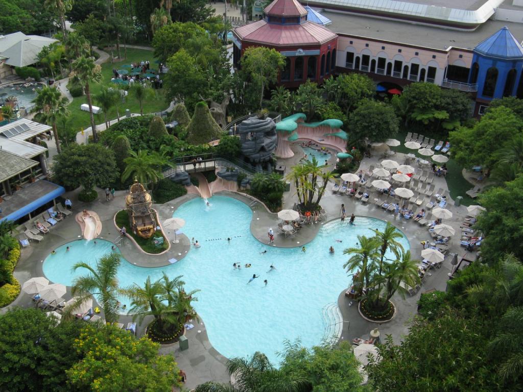 disneyland-hotel-florida-768x1024