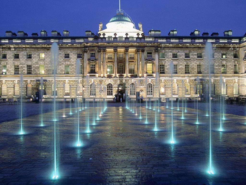 Somerset-House-London-United-Kingdom-768x1024