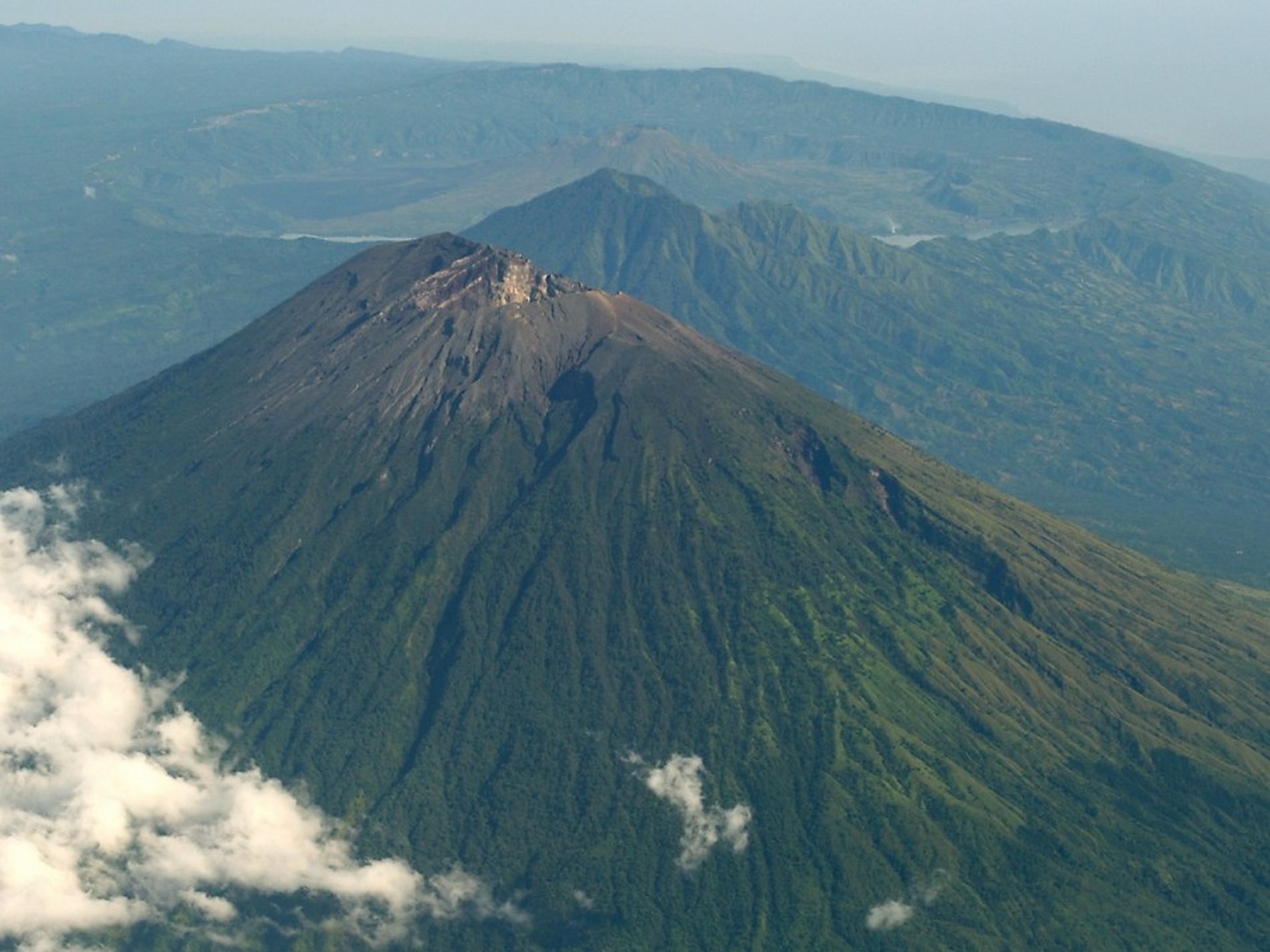 Indonesia gunungagung and batur