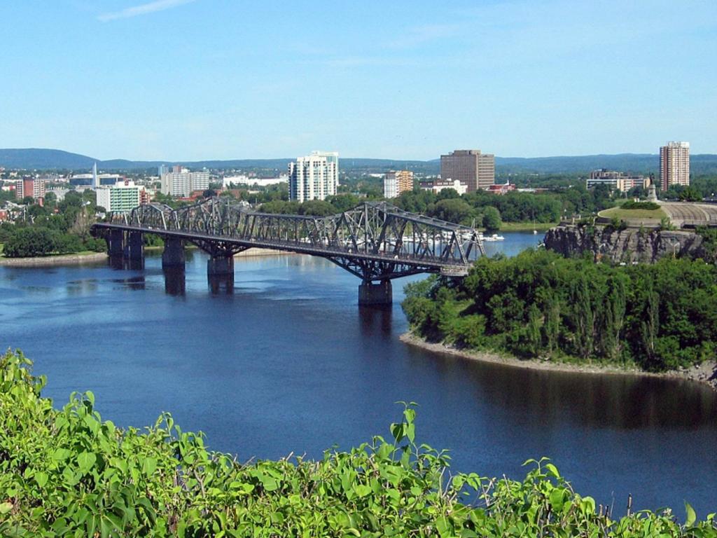 Ottawa-River-bridge 1024 x 768