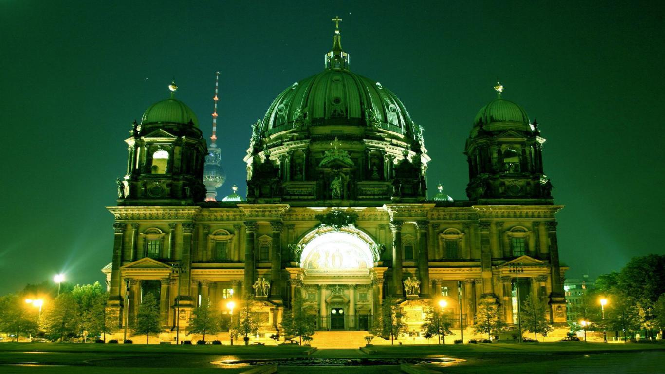 Berlin-Cathedral 1366 x 768