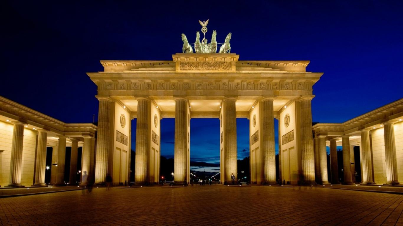 brandenburg-gate 1366 x 768