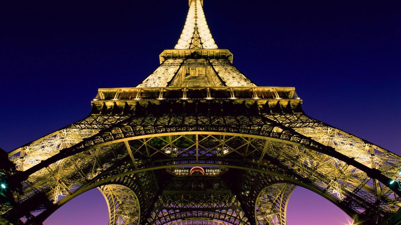 eiffel-tower 1366 x 768