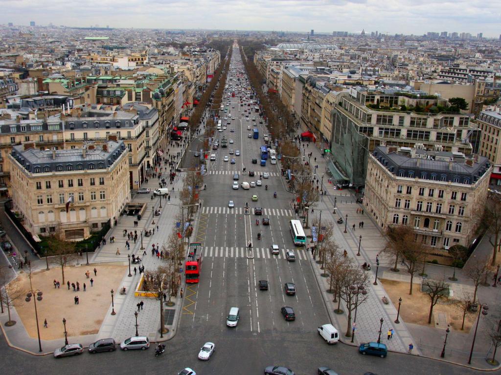 Champs-Elysee 1024 x 768
