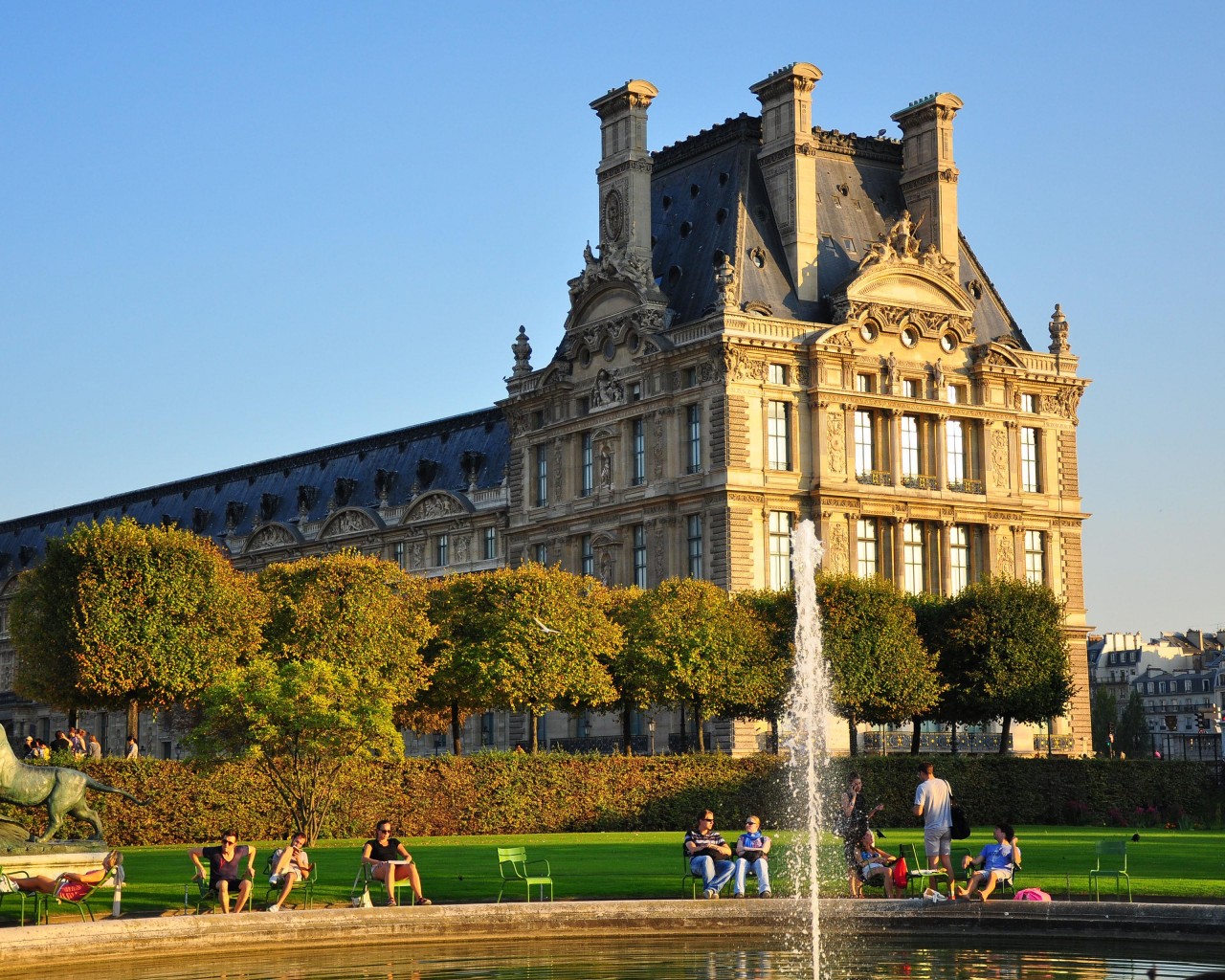 Louvre Museum 1280 x 1024