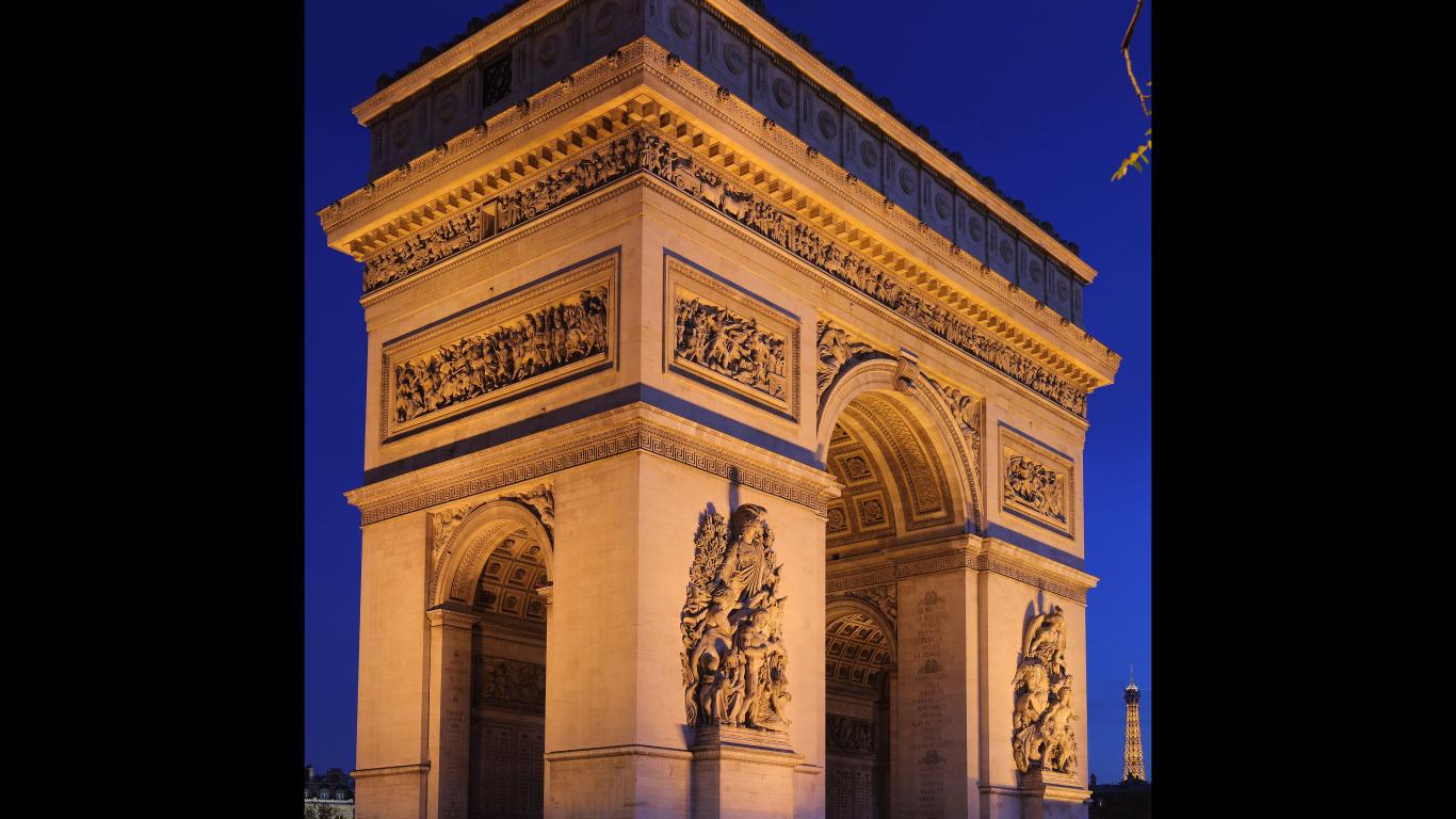 Triomphe 1366 x 768