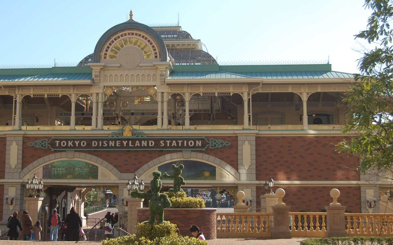 Disneyland Station 1280 x 800