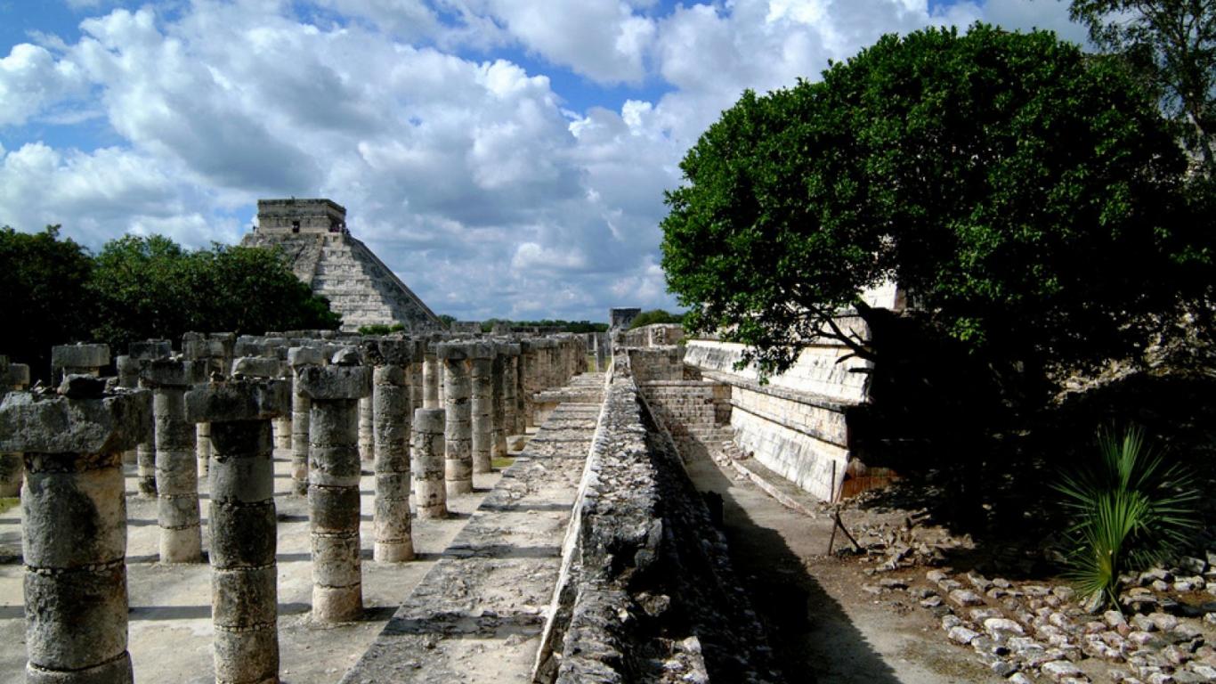 chichen-itza 1366 x 768