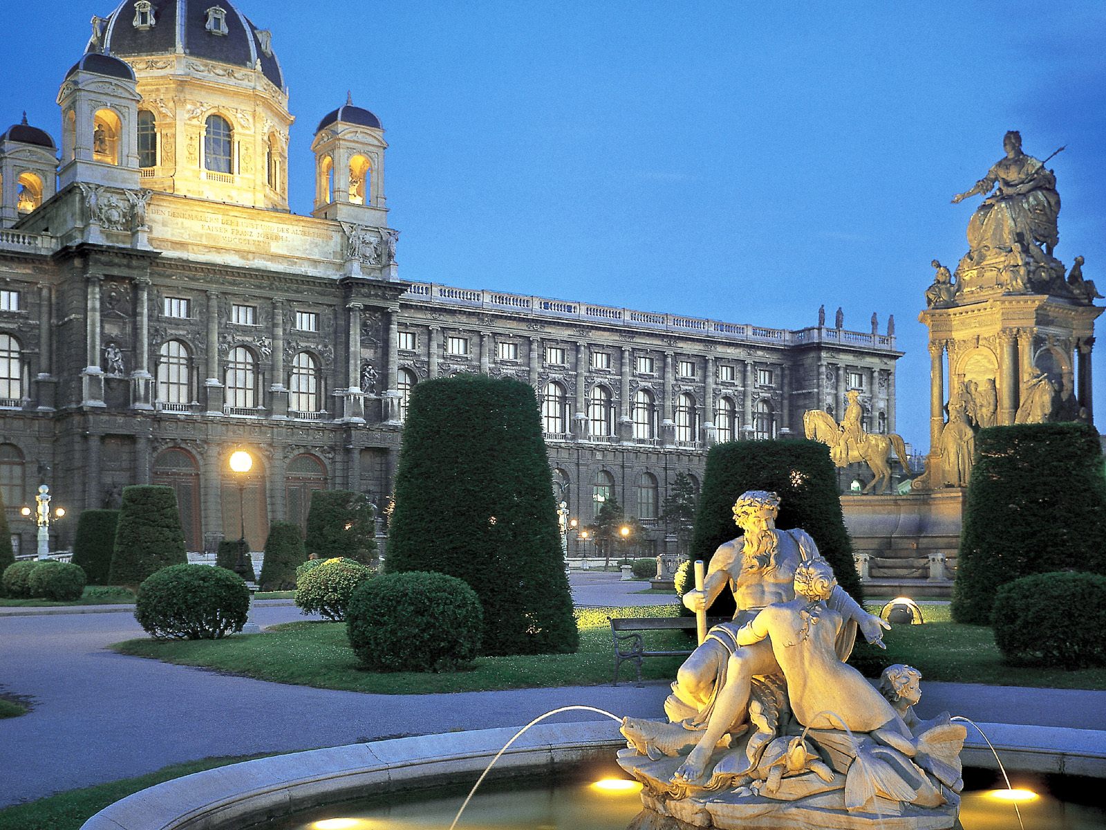 Austrian Garden at Twilight Vienna 1600x1200