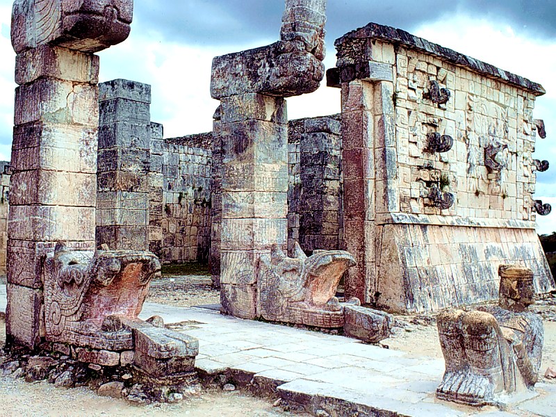 Mayan_Warrior's_Temple_Yucatan_Peninsula_800x600.jpg