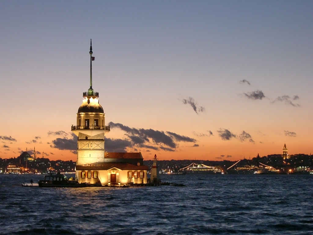 A_Landmark_Leander's_Tower_in_Istanbul_Turkey.jpg