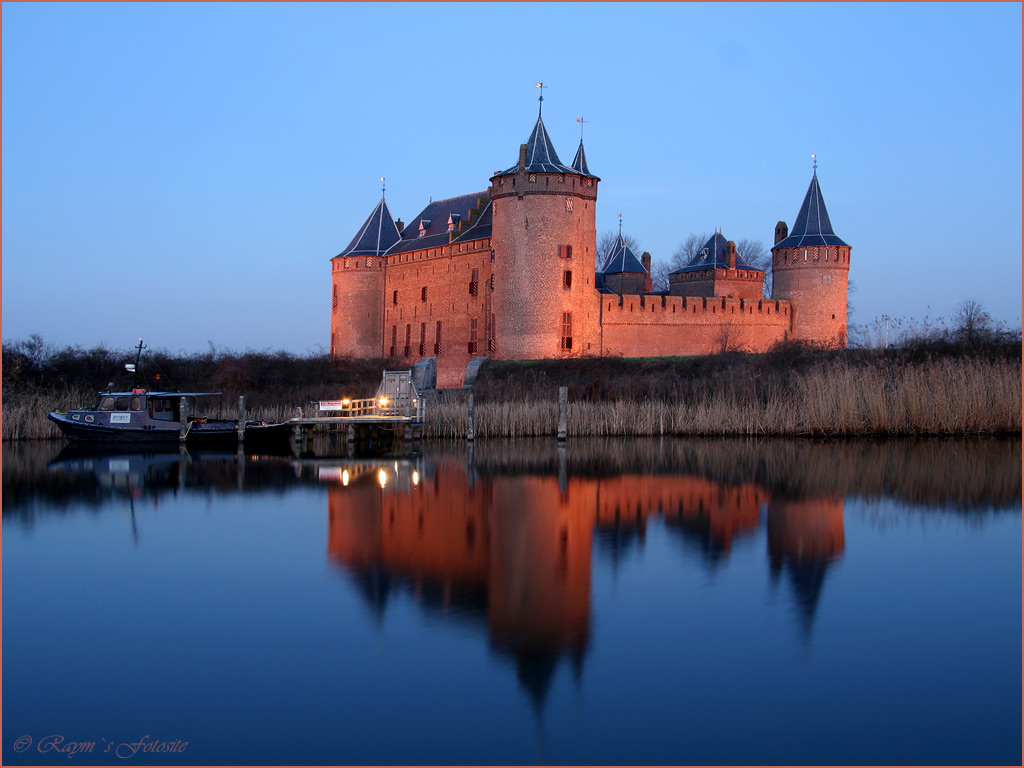 Muiderslot Castle down