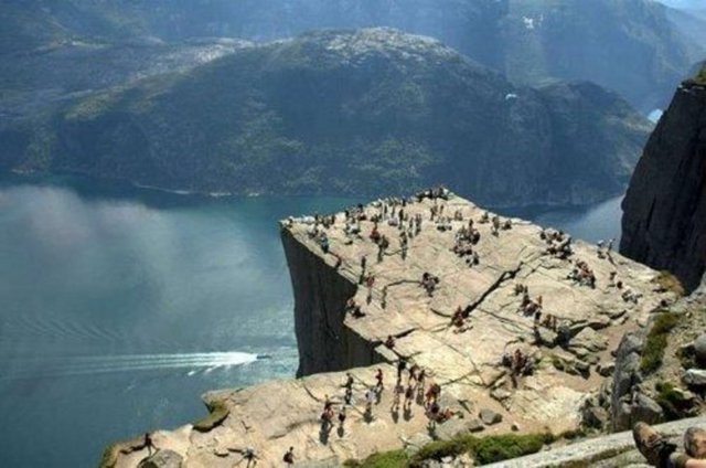 Preikestolen-norway