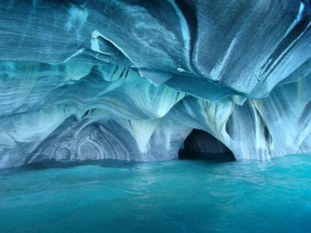 ice-canyon-gronland