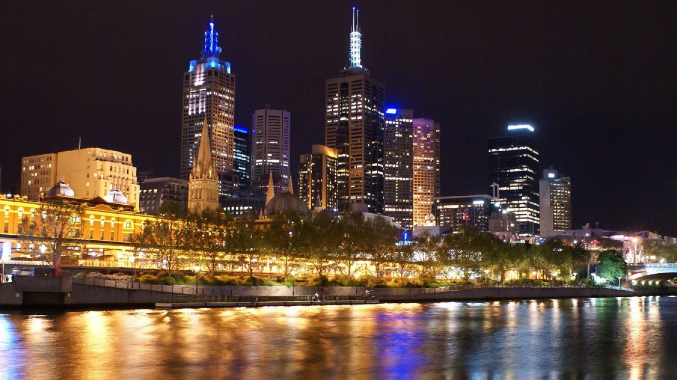 melbourne night 1366 x 768